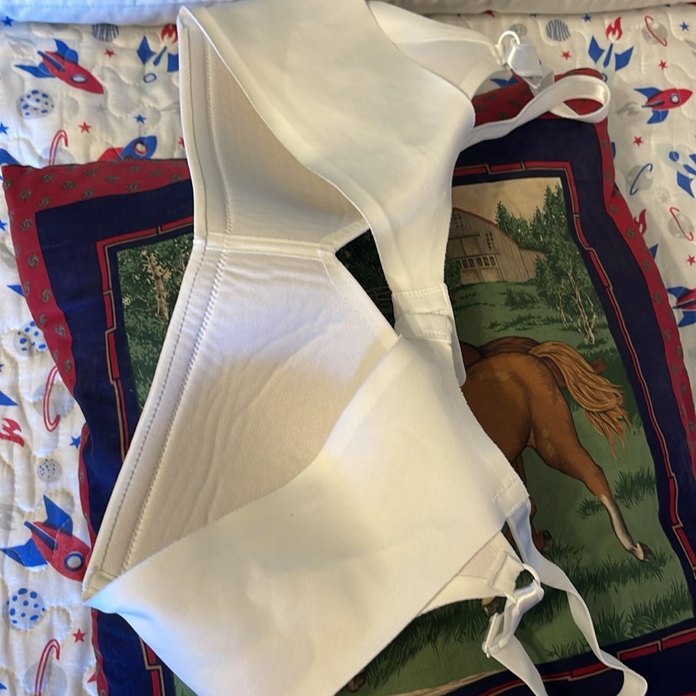 Warners white bra 38B like new - Picture 3 of 4
